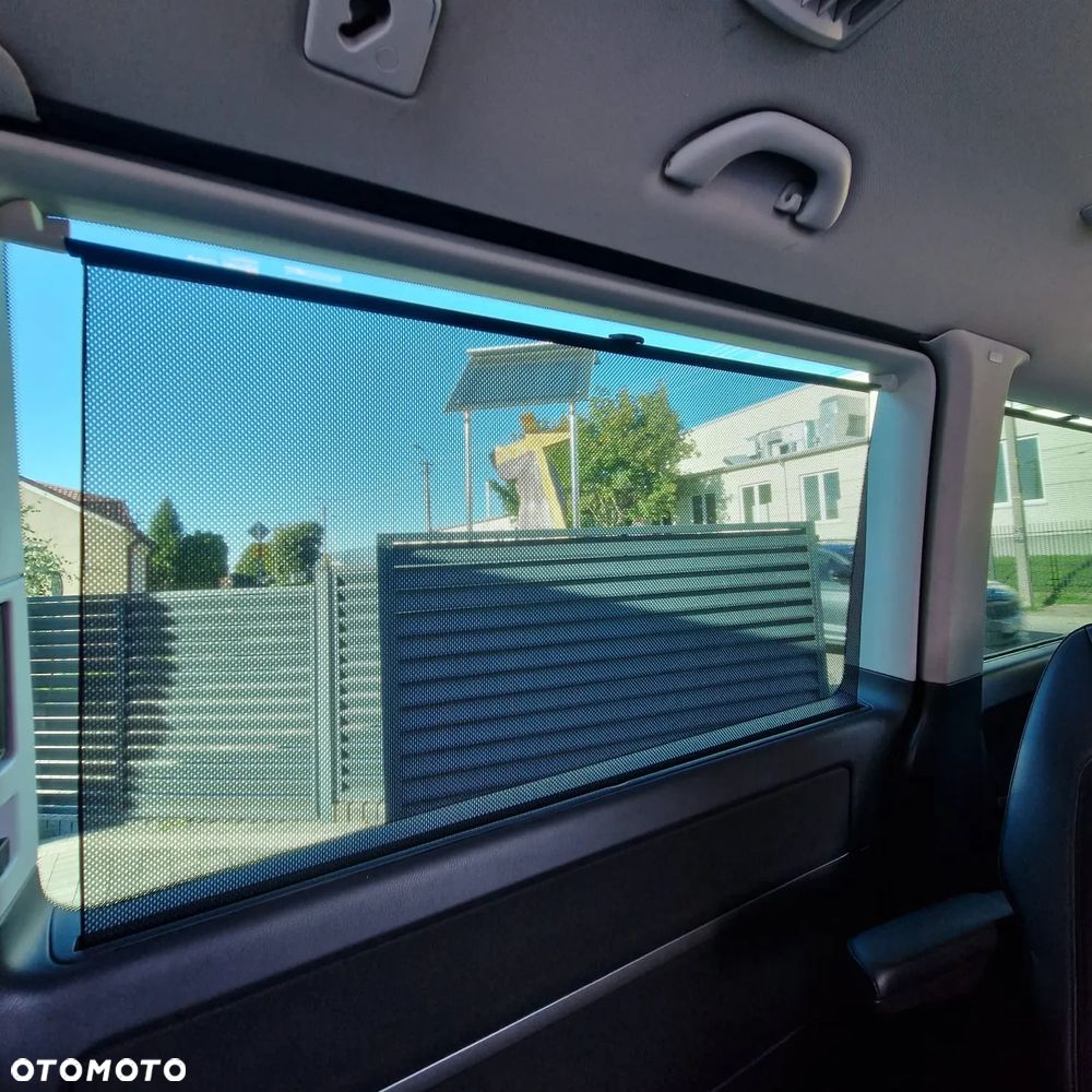Volkswagen Multivan - 12
