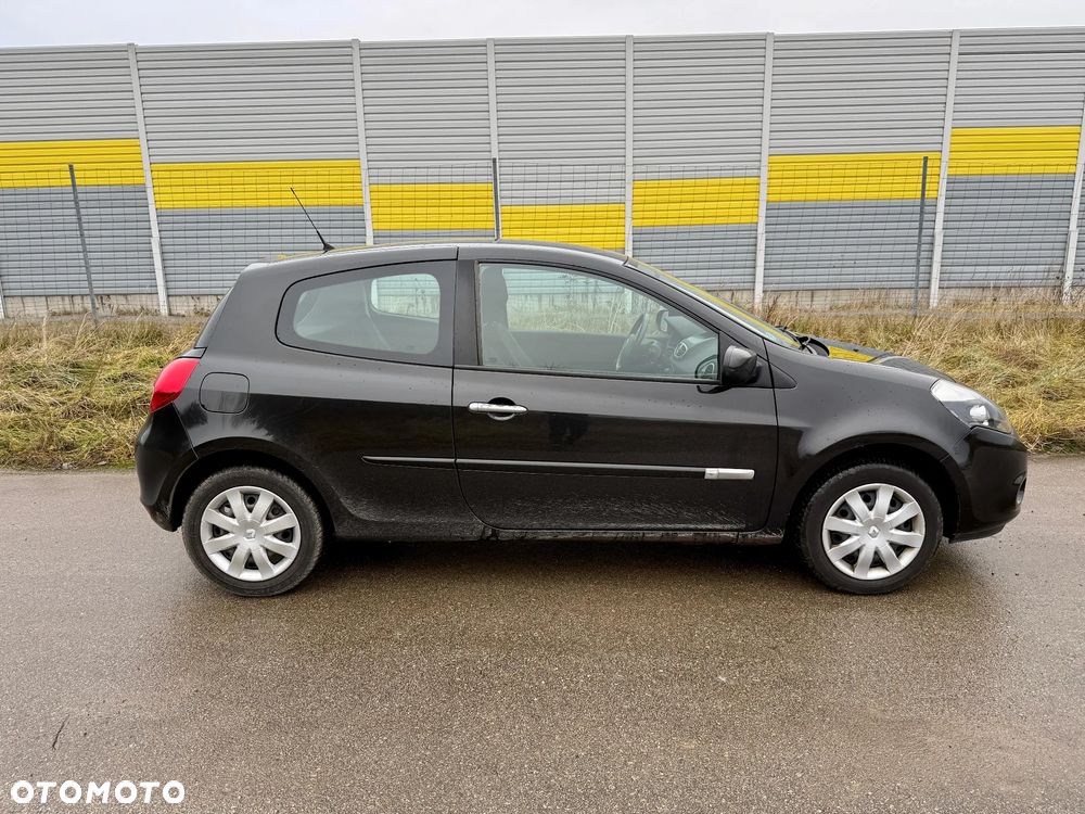 Renault Clio - 2