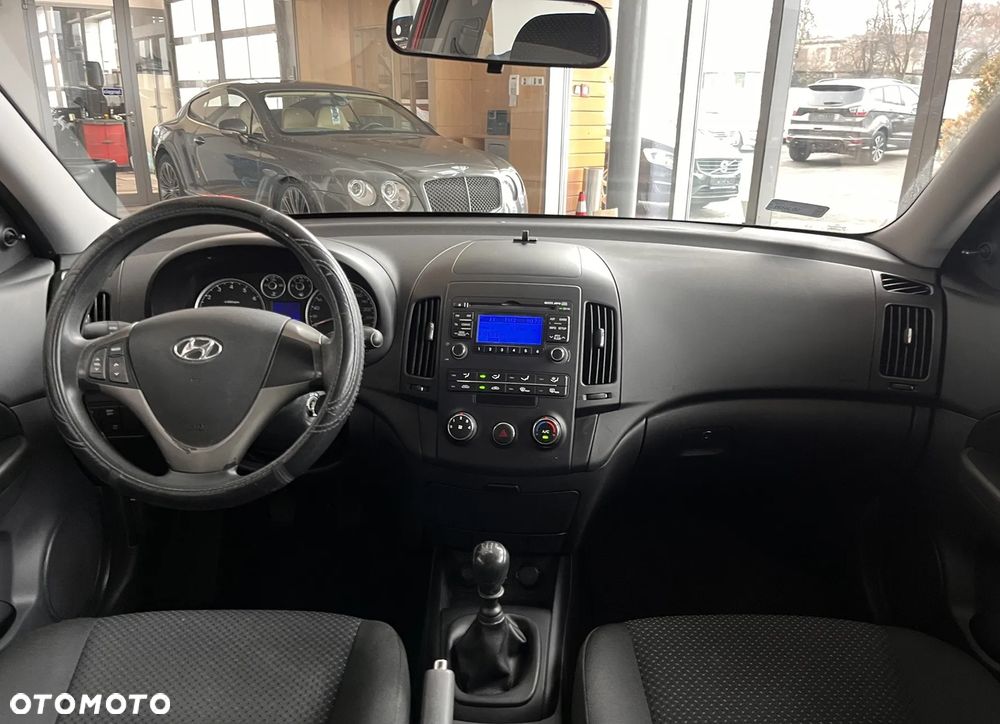 Hyundai i30 1.4 Comfort EU5 - 17