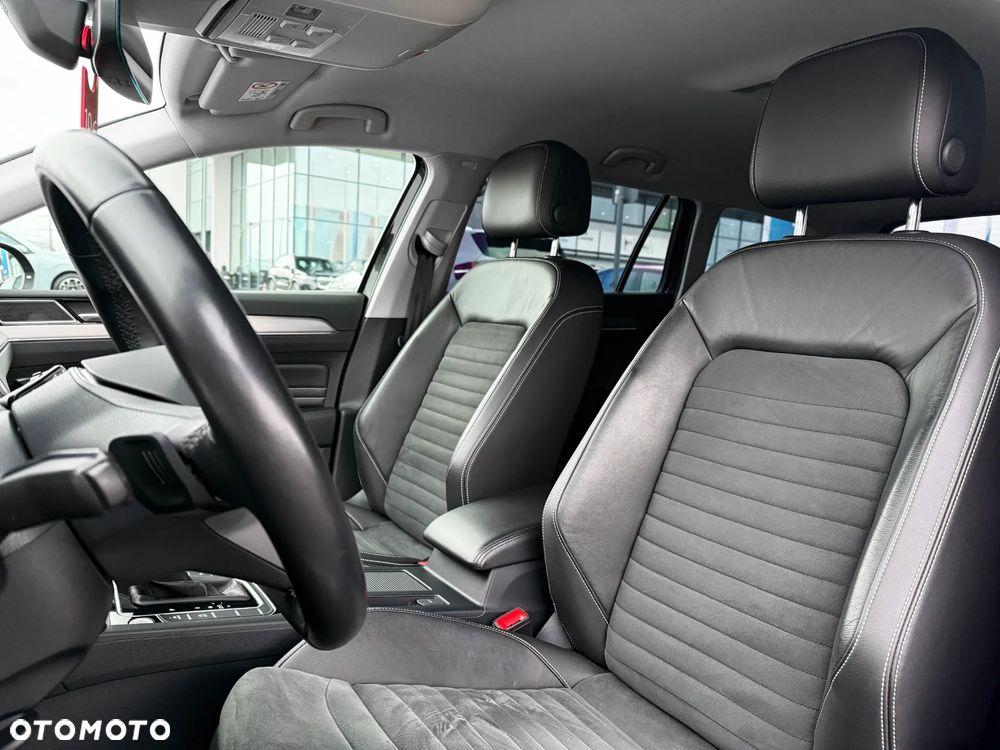 Volkswagen Passat 2.0 TSI Elegance DSG - 22