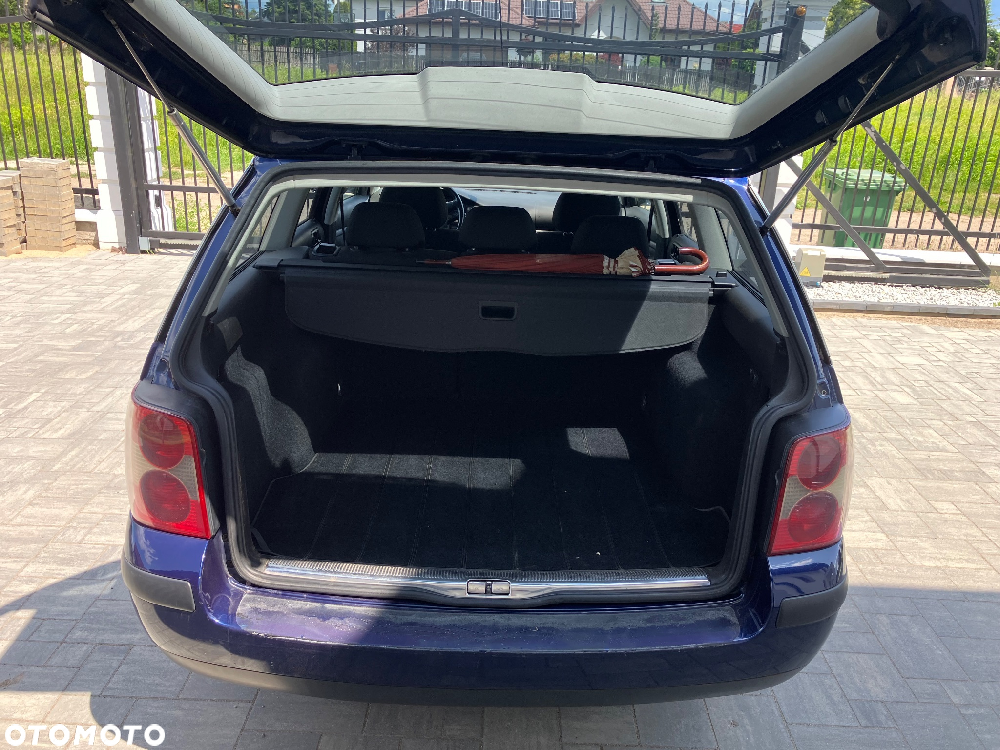 Volkswagen Passat 1.9 TDI Highline - 14