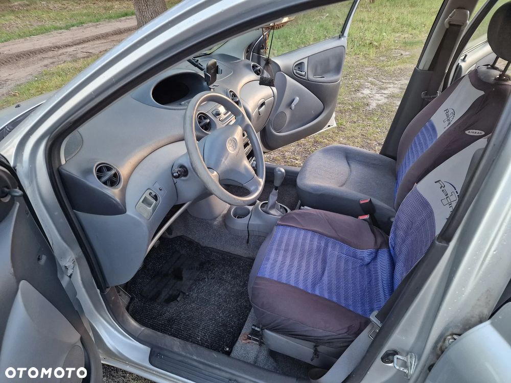 Toyota Yaris 1.0 Base - 11