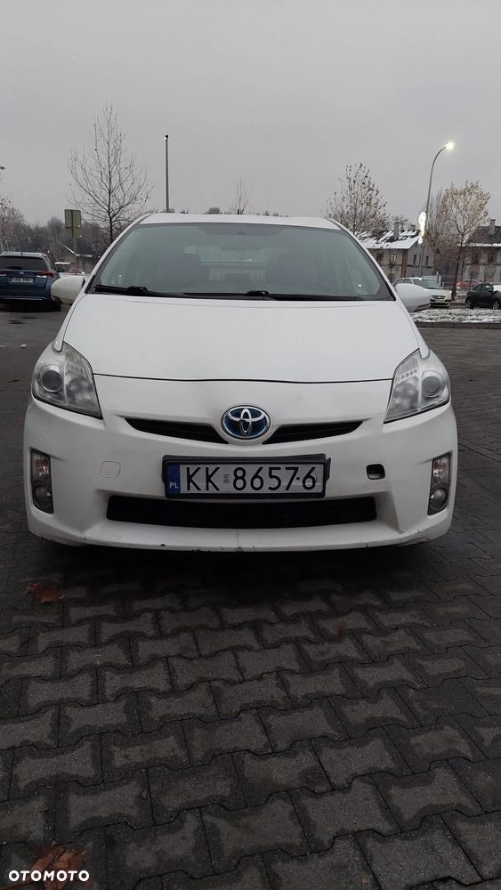 Toyota Prius (Hybrid) - 3