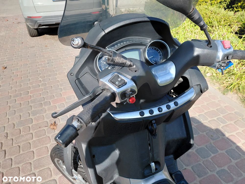 Piaggio MP-3 - 21