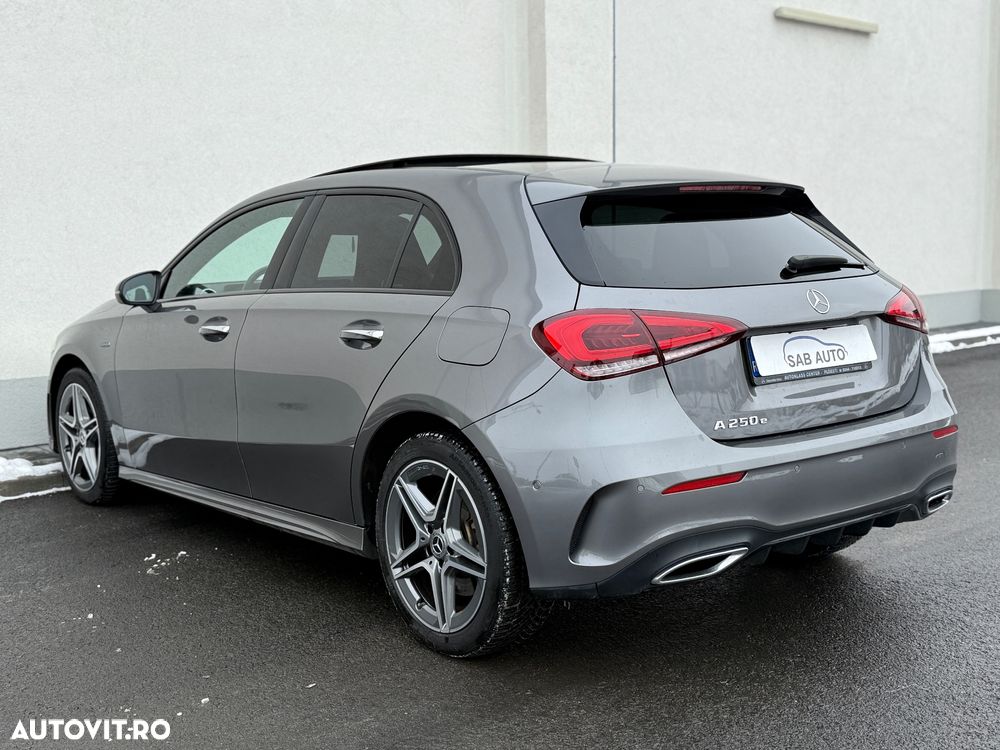 Mercedes-Benz A 250 - 24