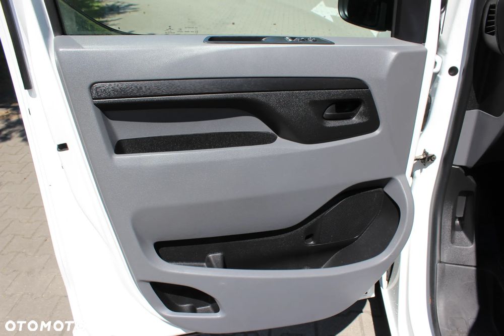 Opel Vivaro - 25