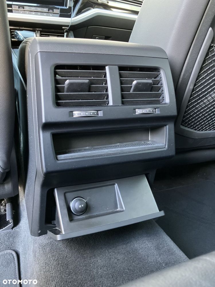 Volkswagen Touareg - 17