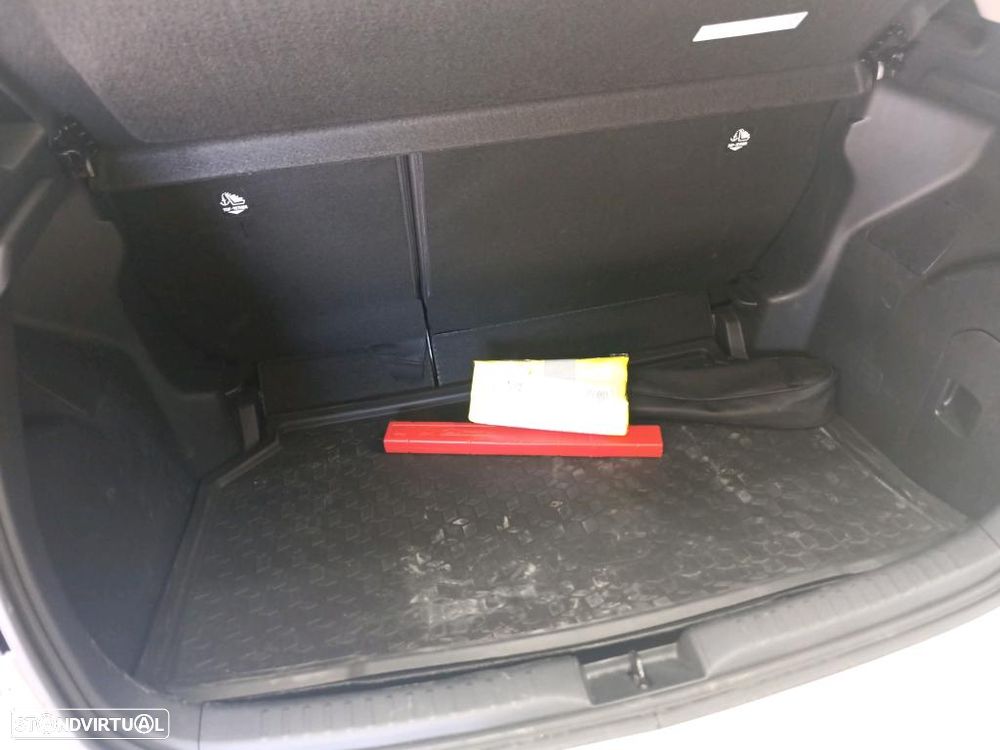 Toyota Yaris 1.5 HDF Comfort - 11