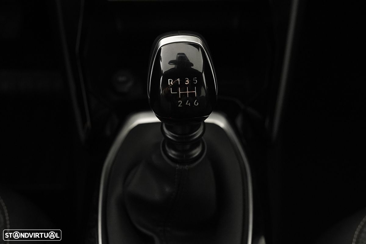 Peugeot 2008 1.2 PureTech Allure - 16