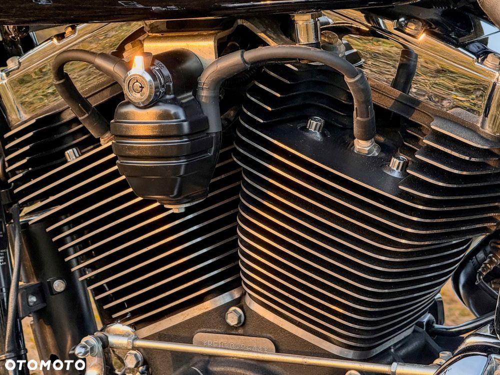 Harley-Davidson FXSB Breakout - 18