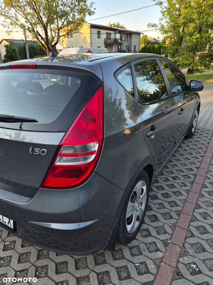 Hyundai i30 1.6 Comfort EU5 - 7
