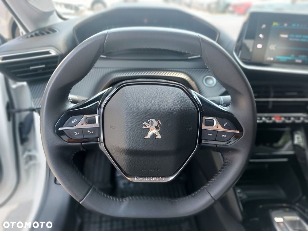Peugeot 208 - 15