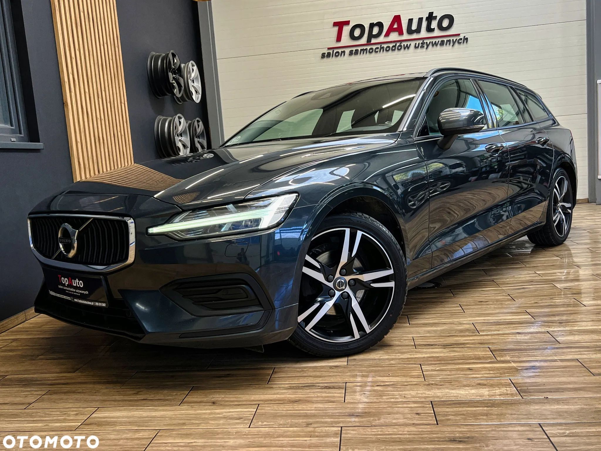 Volvo V60 D4 Momentum - 1