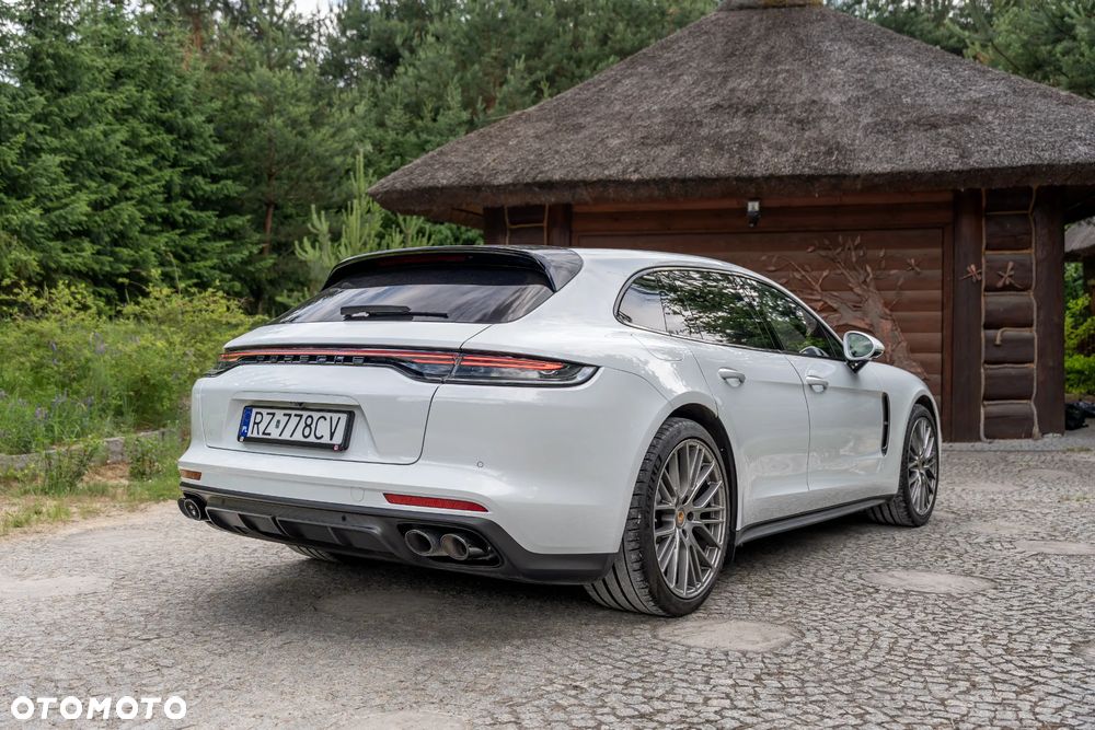 Porsche Panamera 4 Platinum Edition - 14