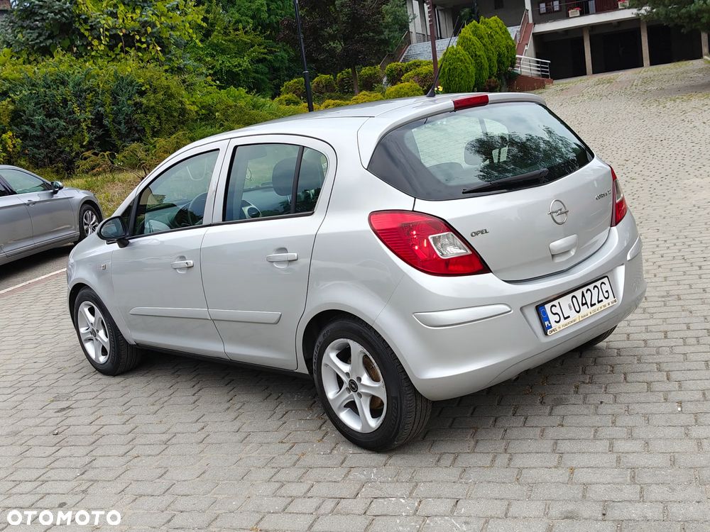 Opel Corsa 1.2 16V Cosmo - 13