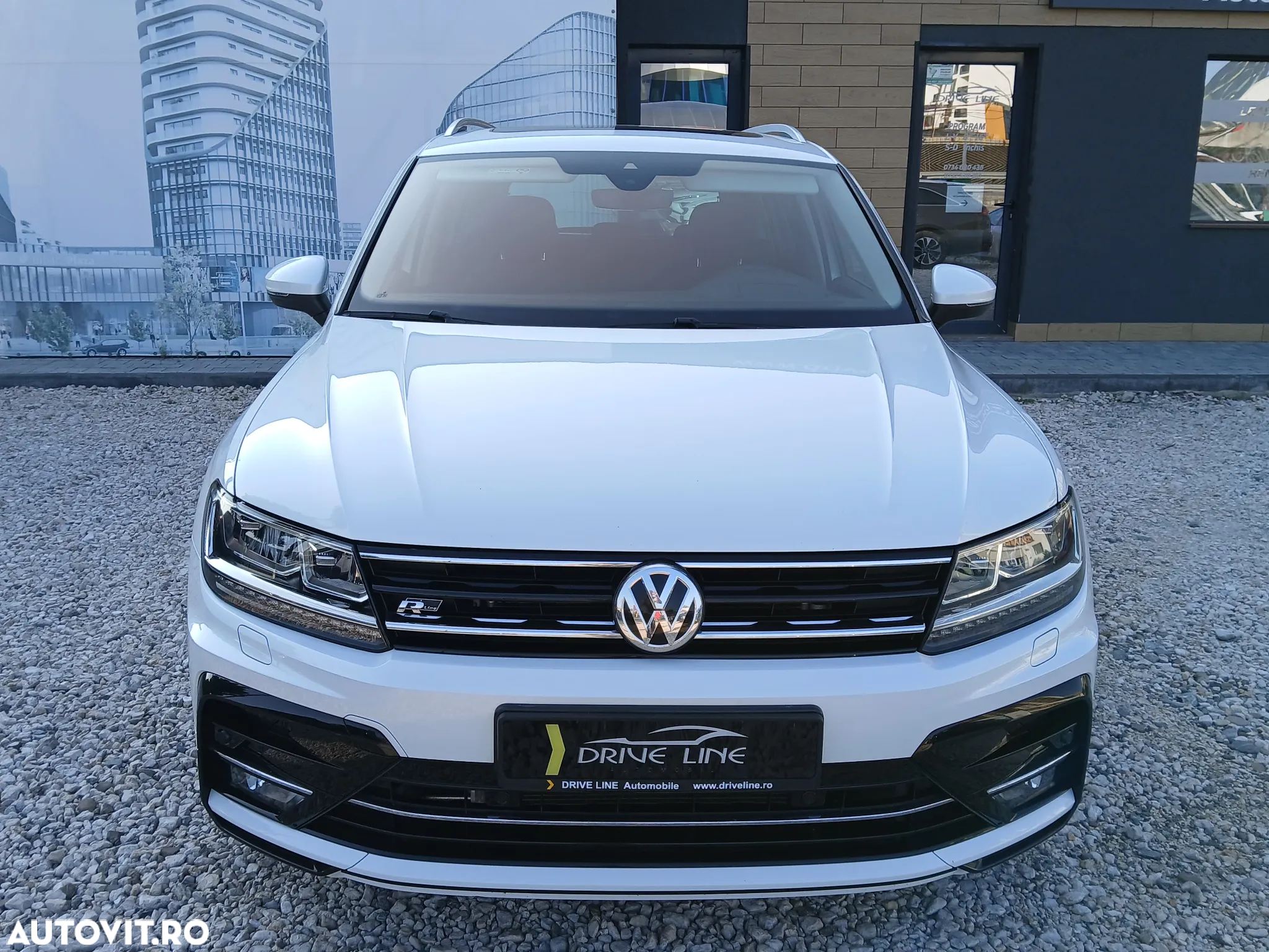 Volkswagen Tiguan - 2