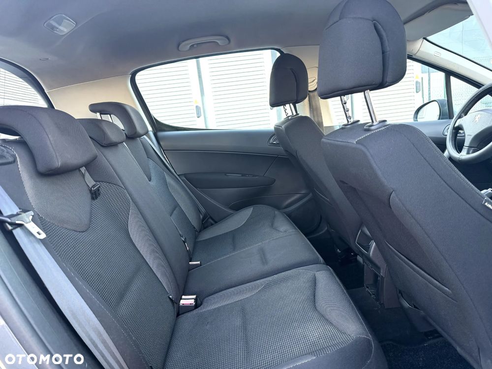 Peugeot 308 - 8
