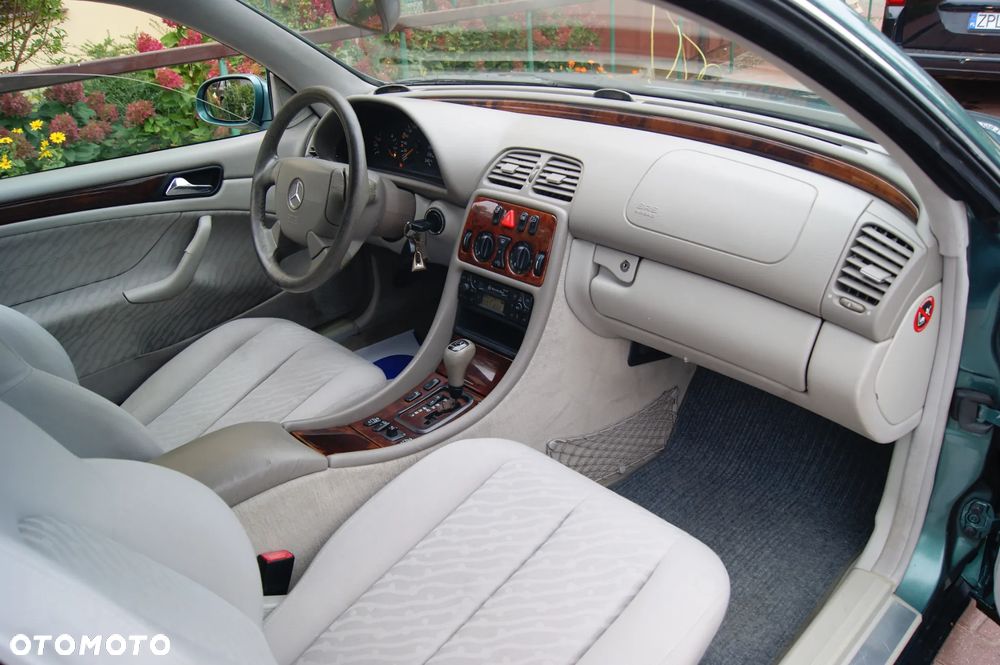 Mercedes-Benz CLK - 25