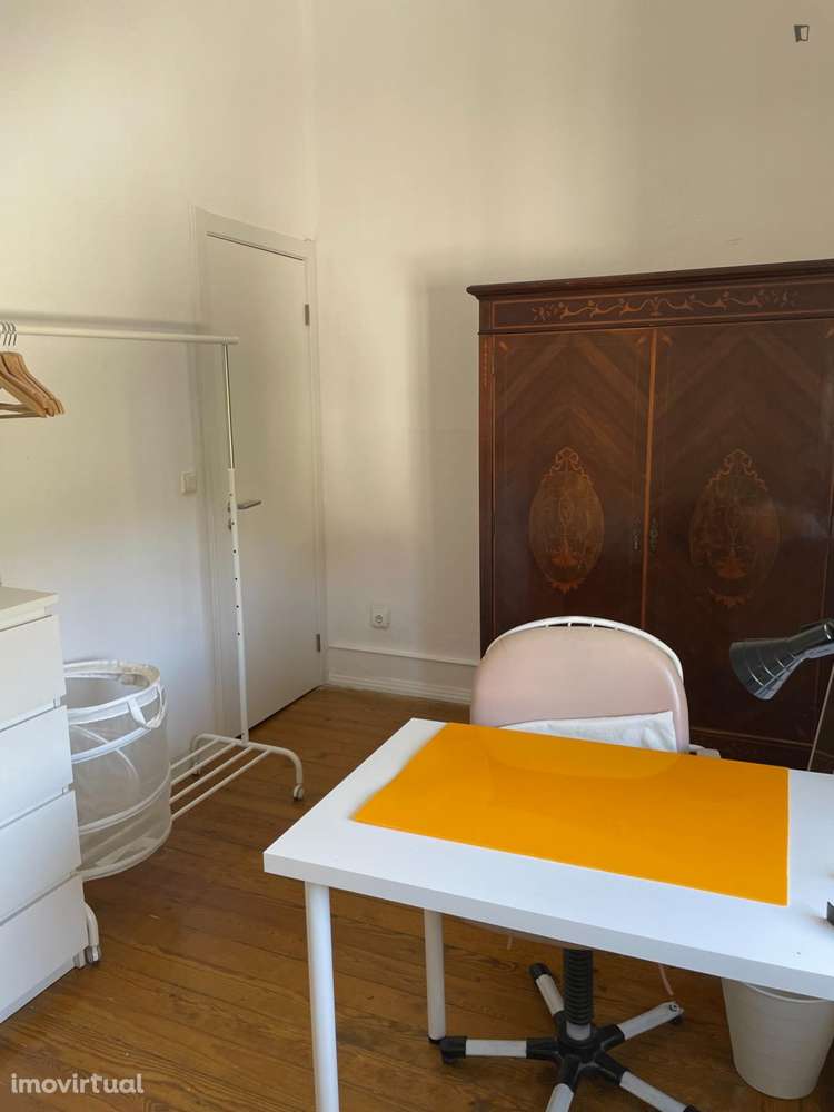 Quarto - localizado em São Bento Lisbon - Grande imagem: 3/27