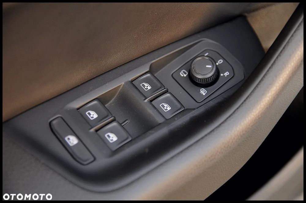 Volkswagen Arteon 2.0 TDI SCR 4Motion DSG R-Line - 23