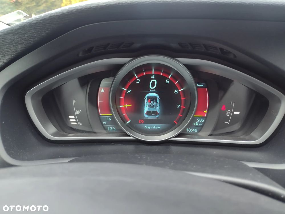 Volvo V40 T3 Momentum - 10