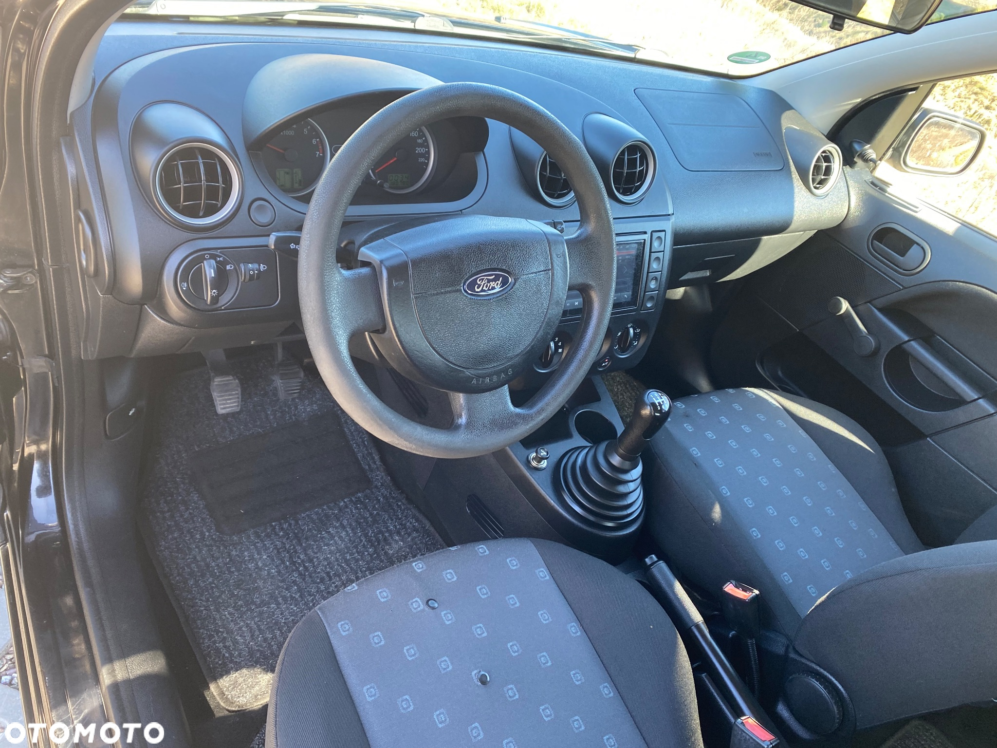 Ford Fiesta 1.3 Ambiente - 26