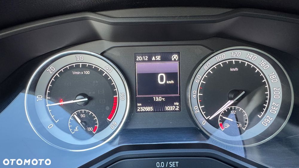 Skoda Superb 2.0 TDI L&K DSG - 19
