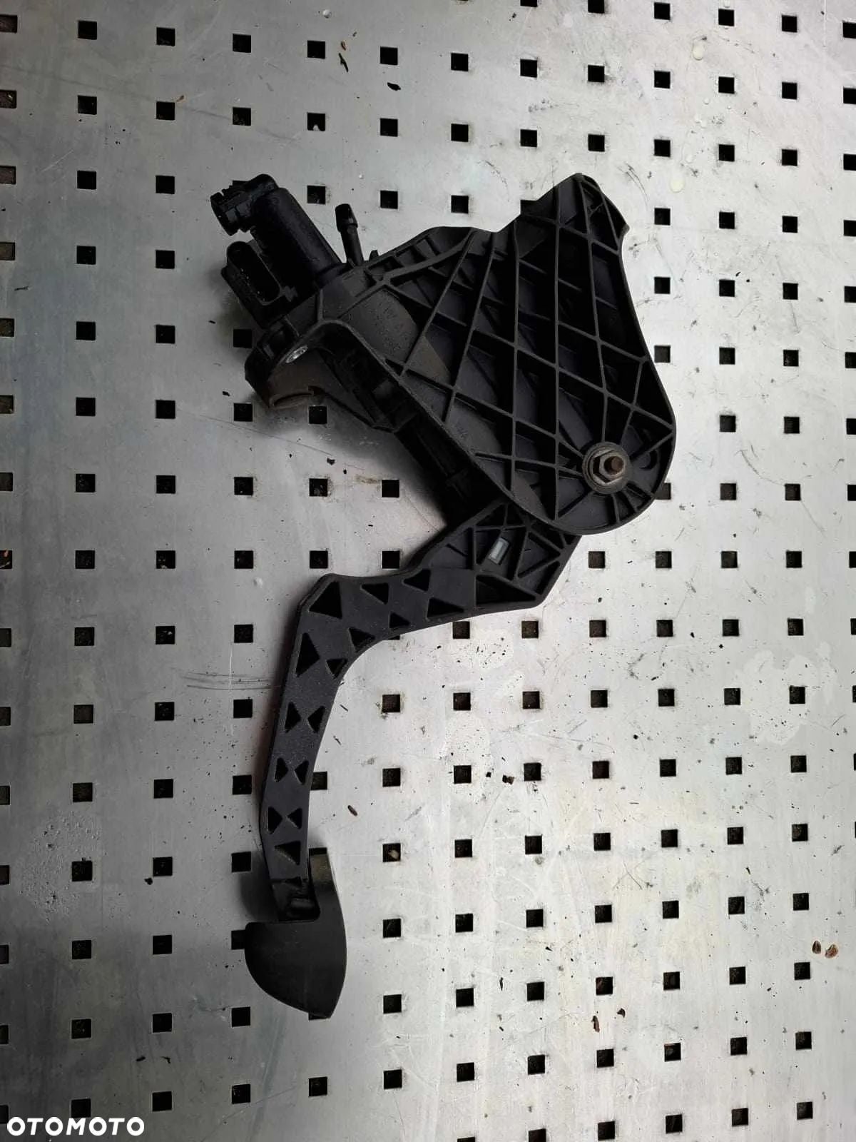 PEDAŁ SPRZĘGŁA POMPKA AUDI A3 8P 8P0 VW GOLF V VI 1K0721796E - 1