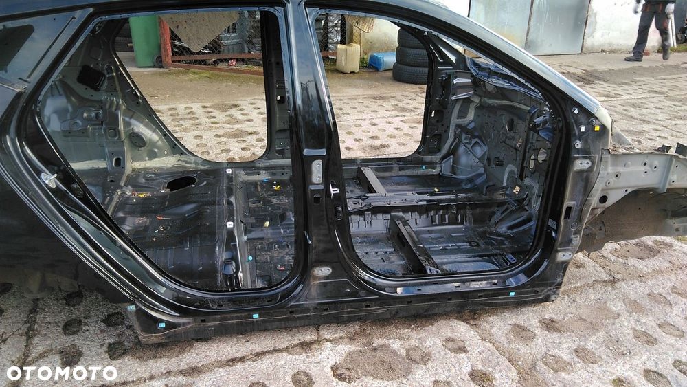 HYUNDAI IX35 PRÓG SLUPEK LEWY PRAWY 09-15 - 2