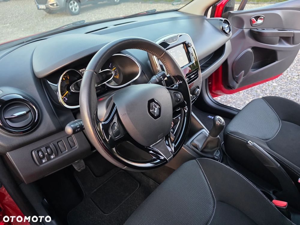 Renault Clio 1.2 16V 75 Life - 17