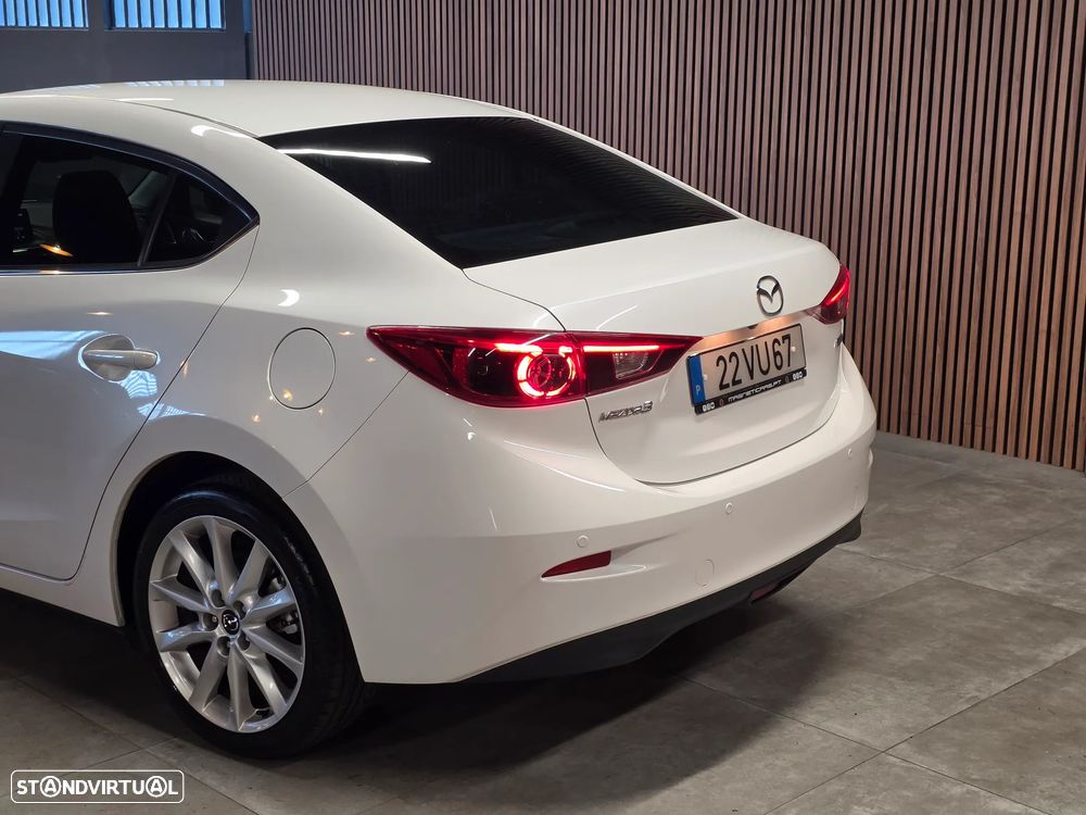 Mazda 3 Sedan 1.5 Sky-D Evolve HS Navi - 36