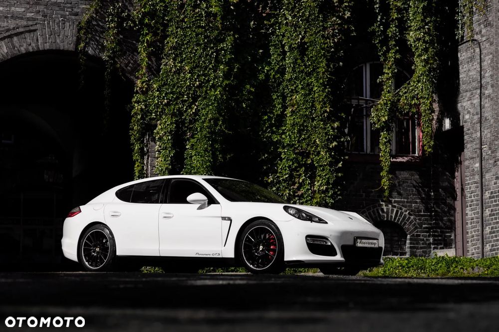 Porsche Panamera - 4
