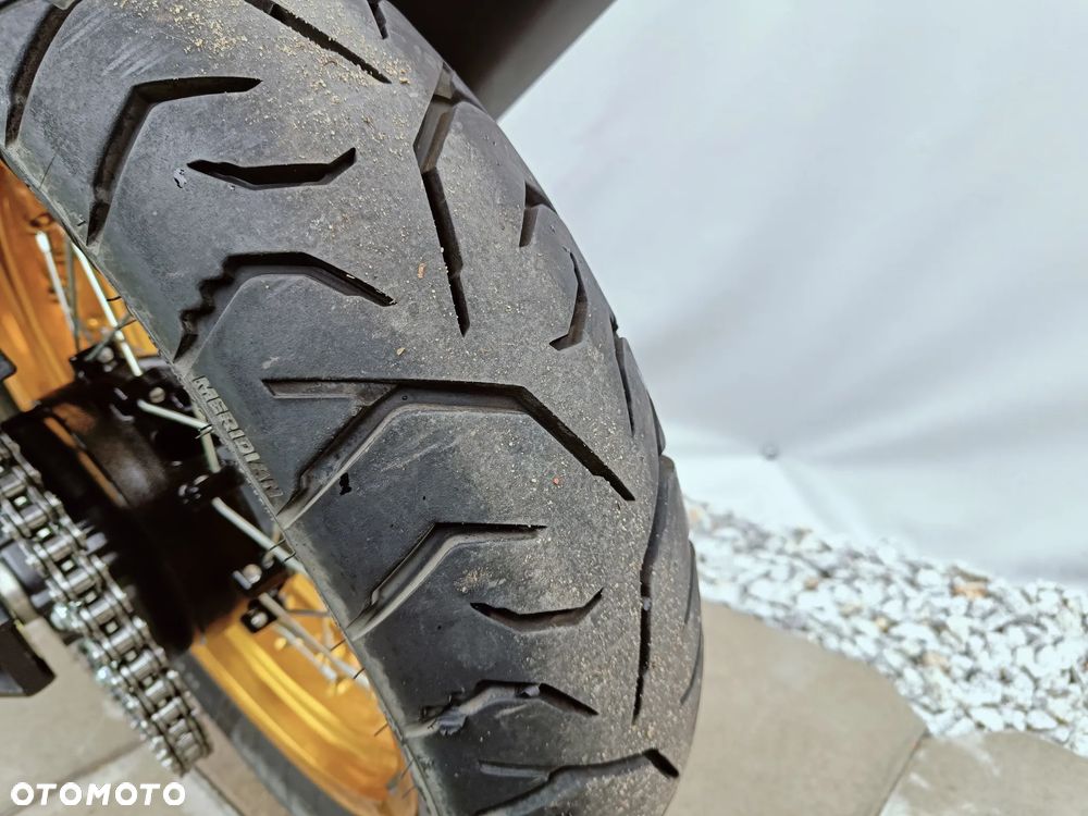 Suzuki DL - 16