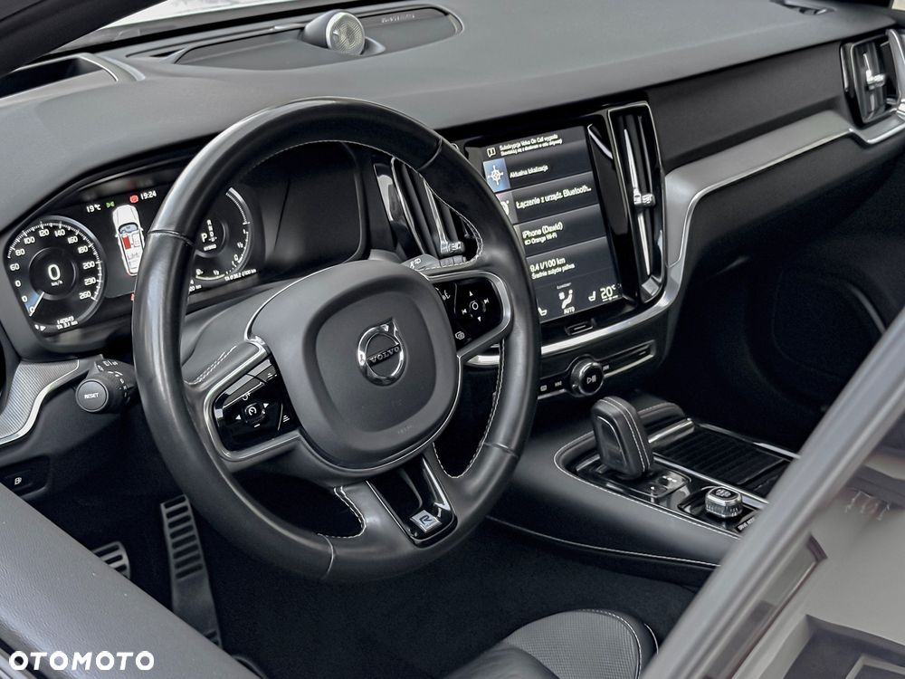 Volvo V60 T8 AWD Recharge Geartronic RDesign - 18