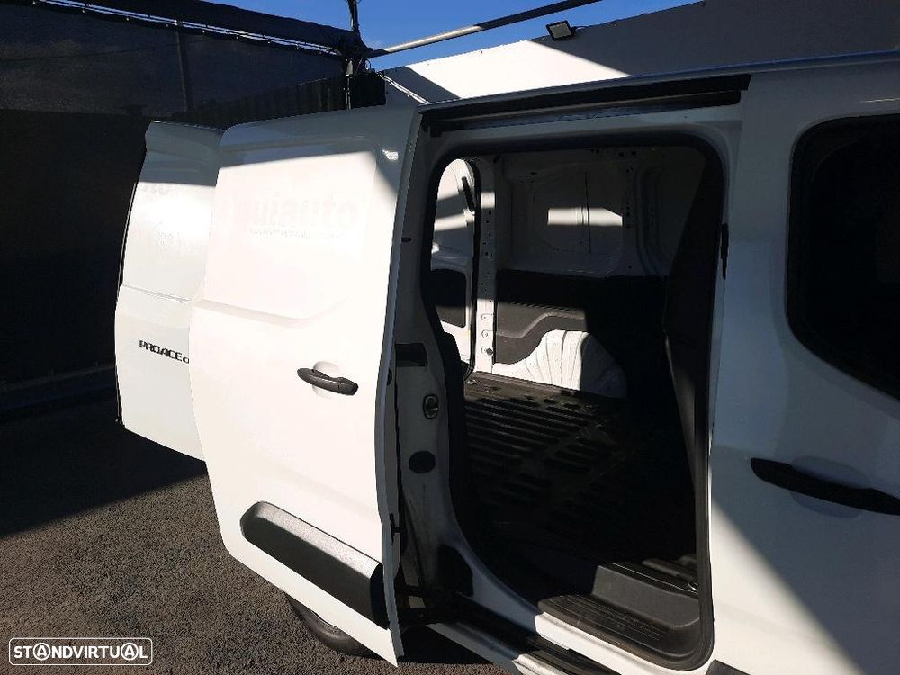 Toyota PROACE CITY 3 LUGARES CX.6 V. - 8