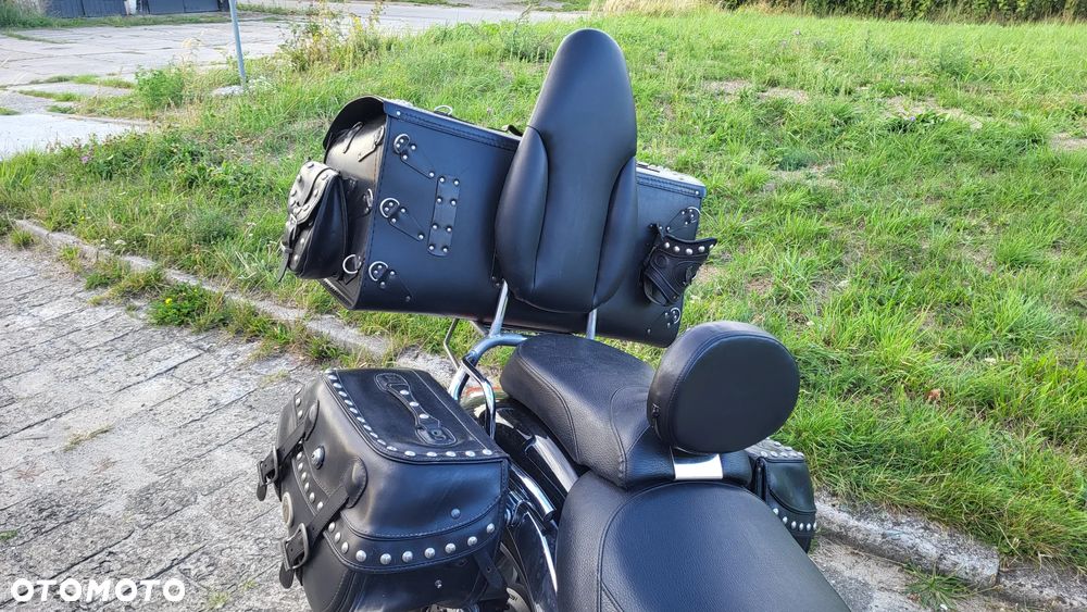 Suzuki Intruder - 11