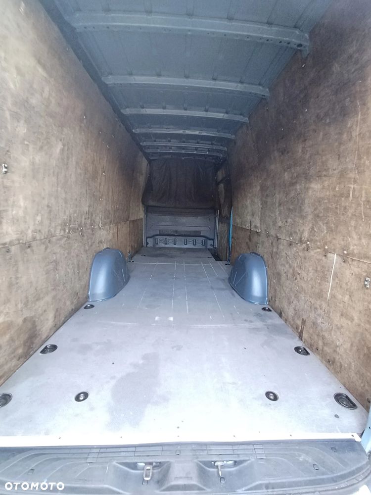 Mercedes-Benz Sprinter - 5