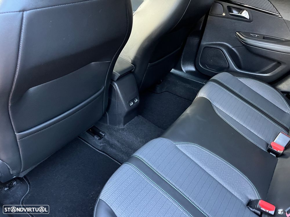Peugeot 2008 PureTech 100 Allure - 26