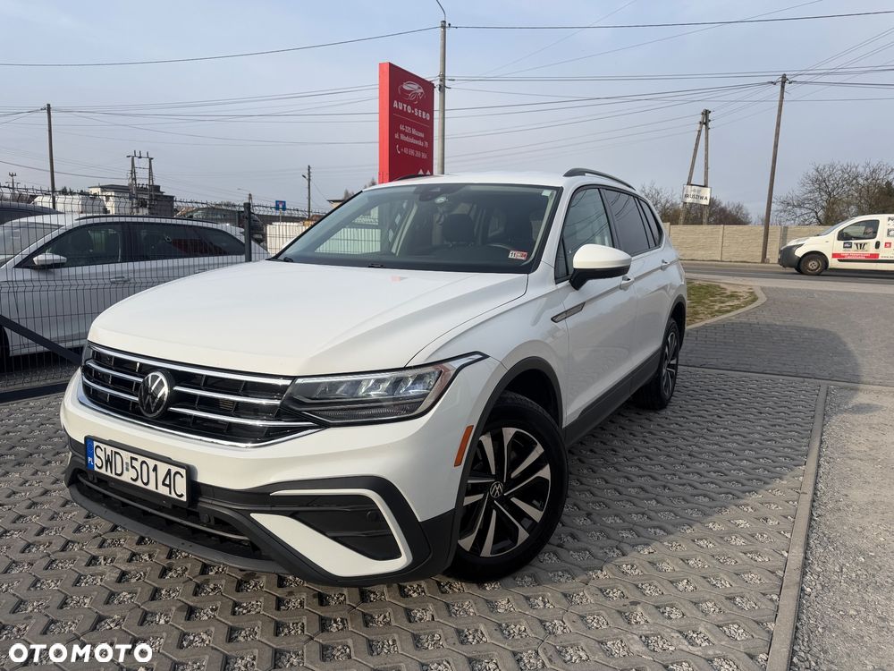 Volkswagen Tiguan - 1
