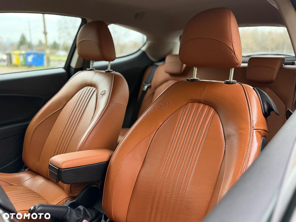 Alfa Romeo Mito 1.4 16V - 11