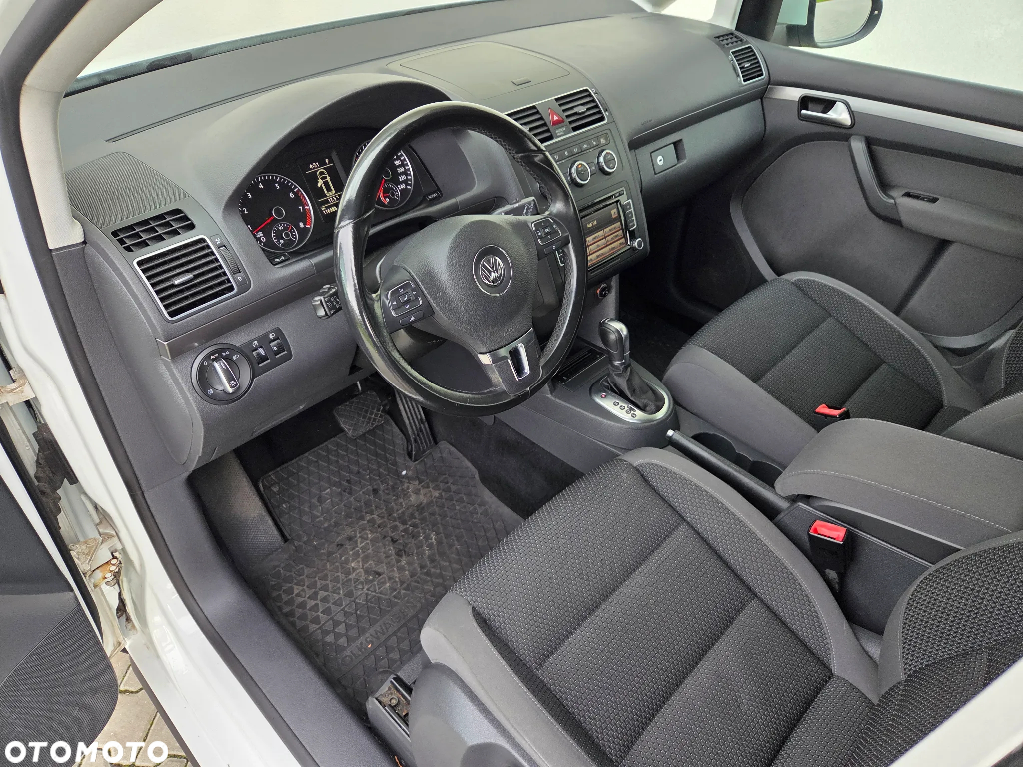 Volkswagen Touran - 8