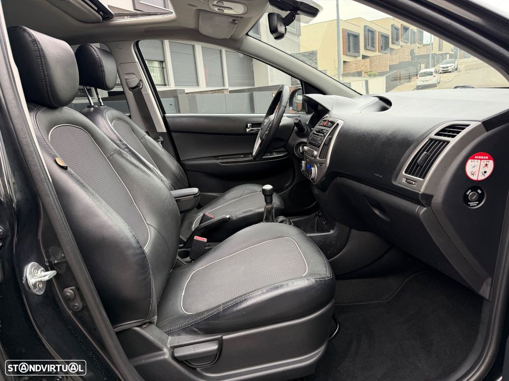 Hyundai i20 1.2 Intro Edition - 16