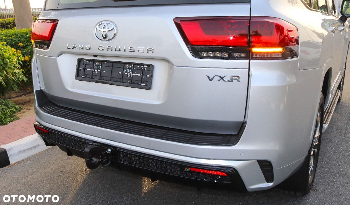 Toyota Land Cruiser - 26