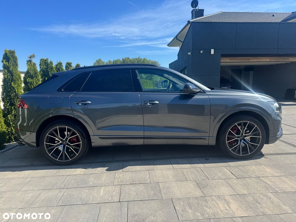 Audi Q8 - 8