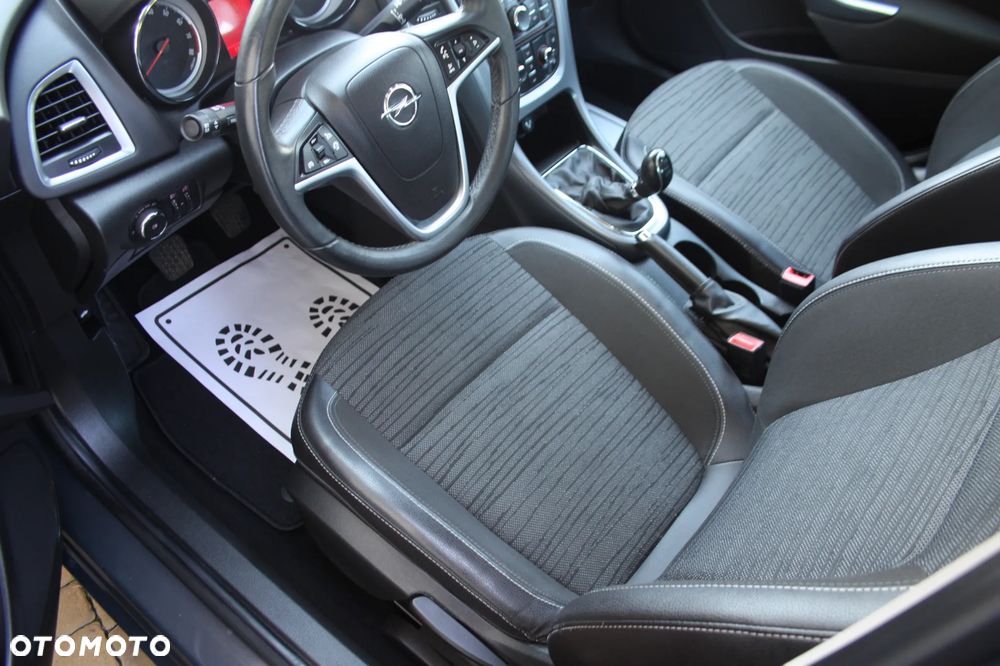 Opel Astra 1.4 Turbo Design Edition - 33