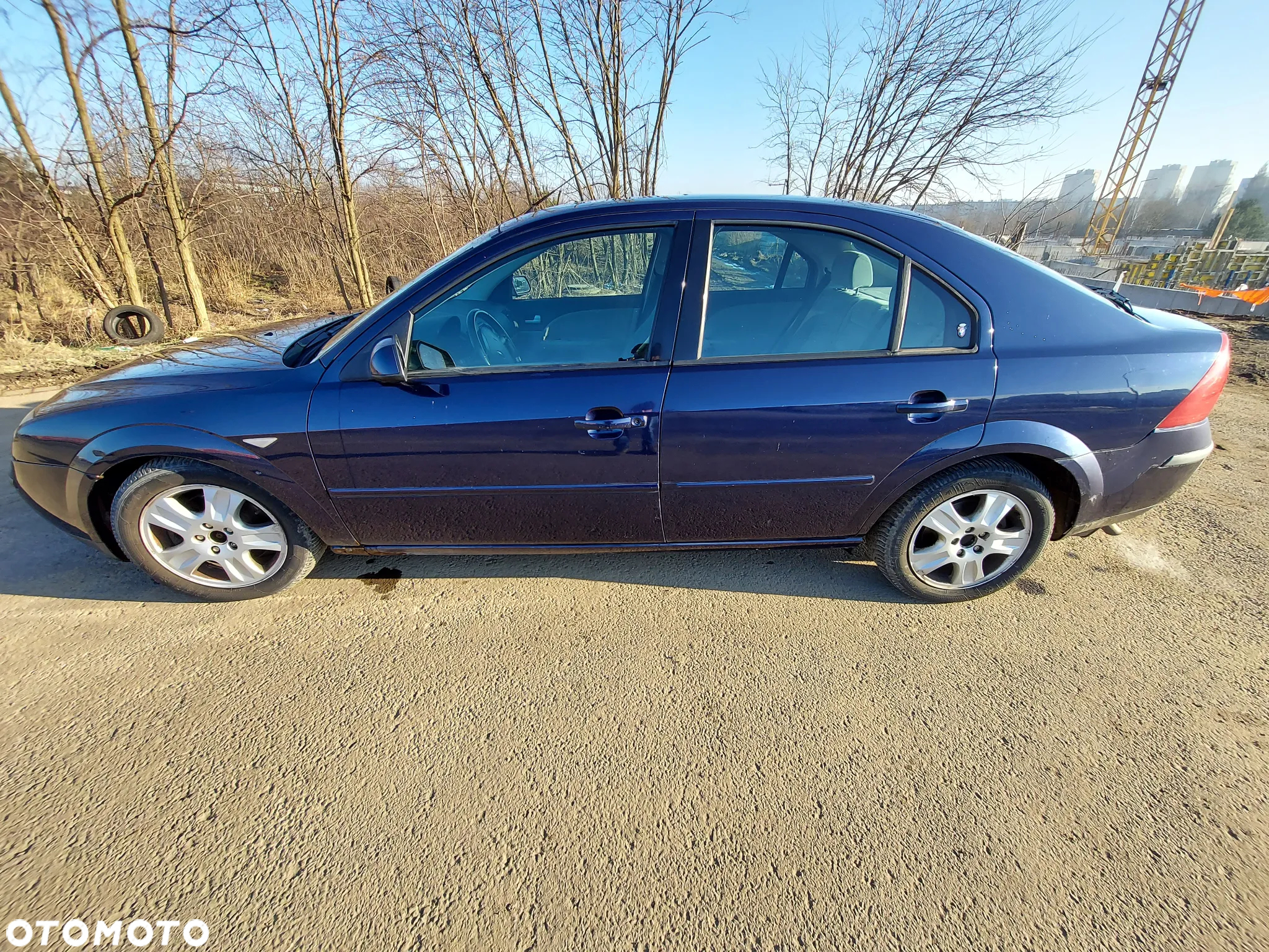 Ford Mondeo 2.0 Ghia - 11