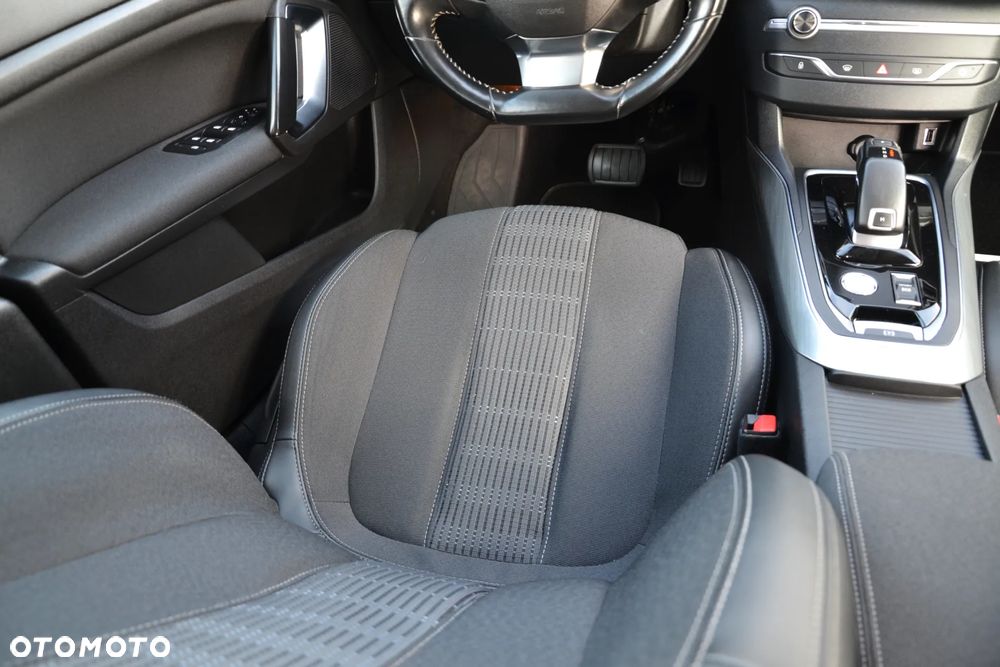 Peugeot 308 BlueHDi 130 EAT8 Stop & Start Allure - 32