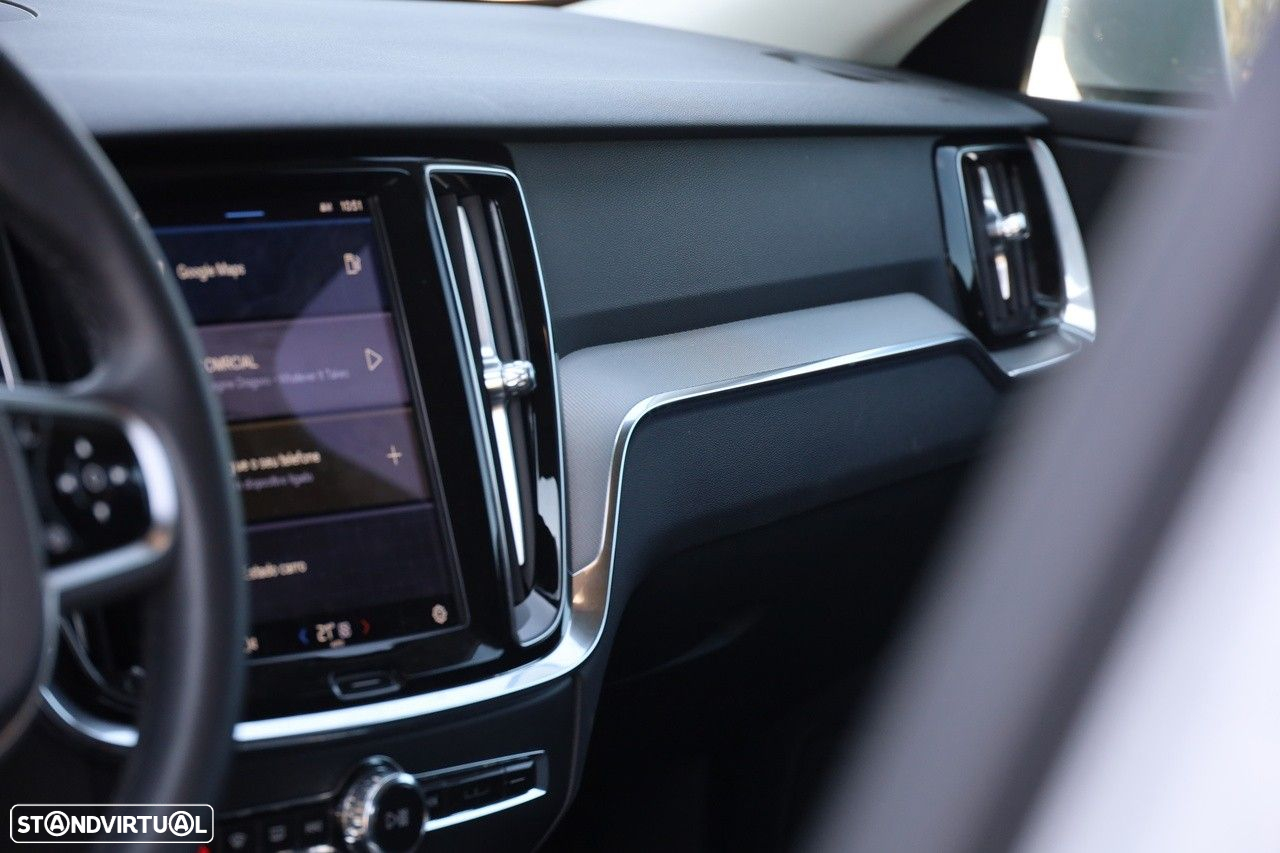 Volvo V60 Cross Country 2.0 B4 Geartronic - 12