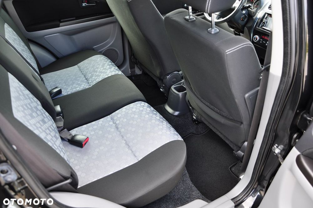 Suzuki SX4 1.6 Comfort Plus 4WD - 26