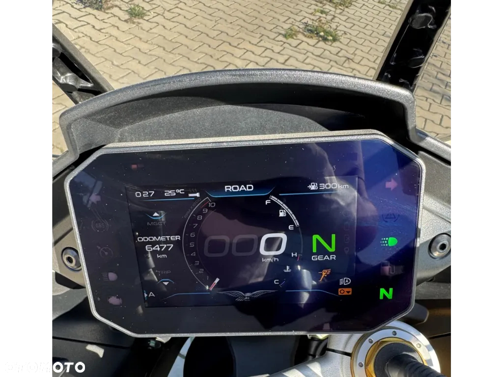 Moto Guzzi V100 Mandello - 3